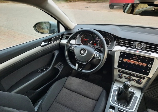 Volkswagen Passat cena 72000 przebieg: 164000, rok produkcji 2019 z Żary małe 781